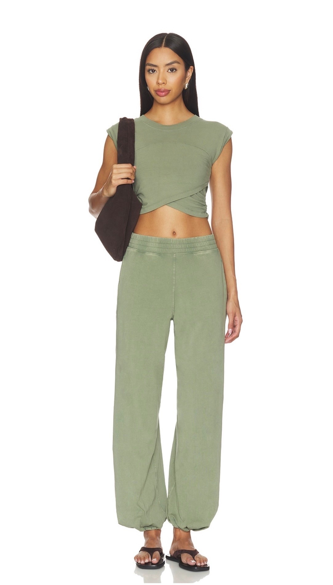 Chic athleisure

#LTKmomlife #LTKActive #LTKOver40