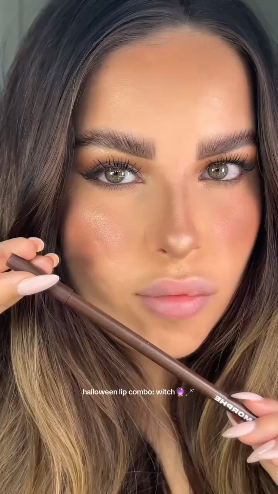 witch lip combo🔮🪄 using @Morphe Cosmetics lip liner in trendsetter + @Valentino.Beauty puffer gloss in 520R #lipcombos #lipcombo #halloweenmakeup #witchmakeup #makeuptutorial 
