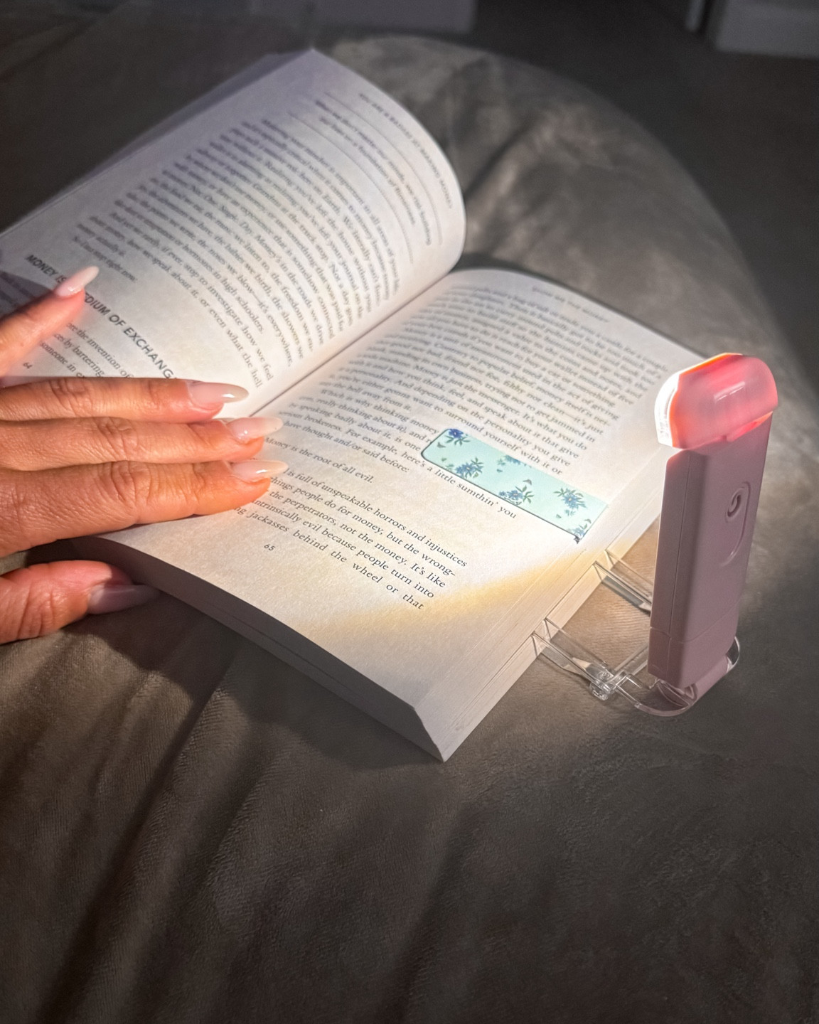 Reading essentials as of late 📚📖💡+ 💅🏼

#LTKBeauty #LTKHome #LTKOver40