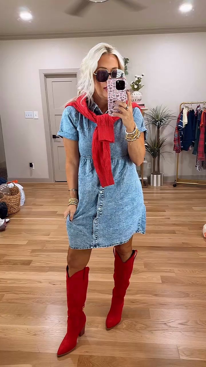 This dress is a closet staple for so many things! Size small