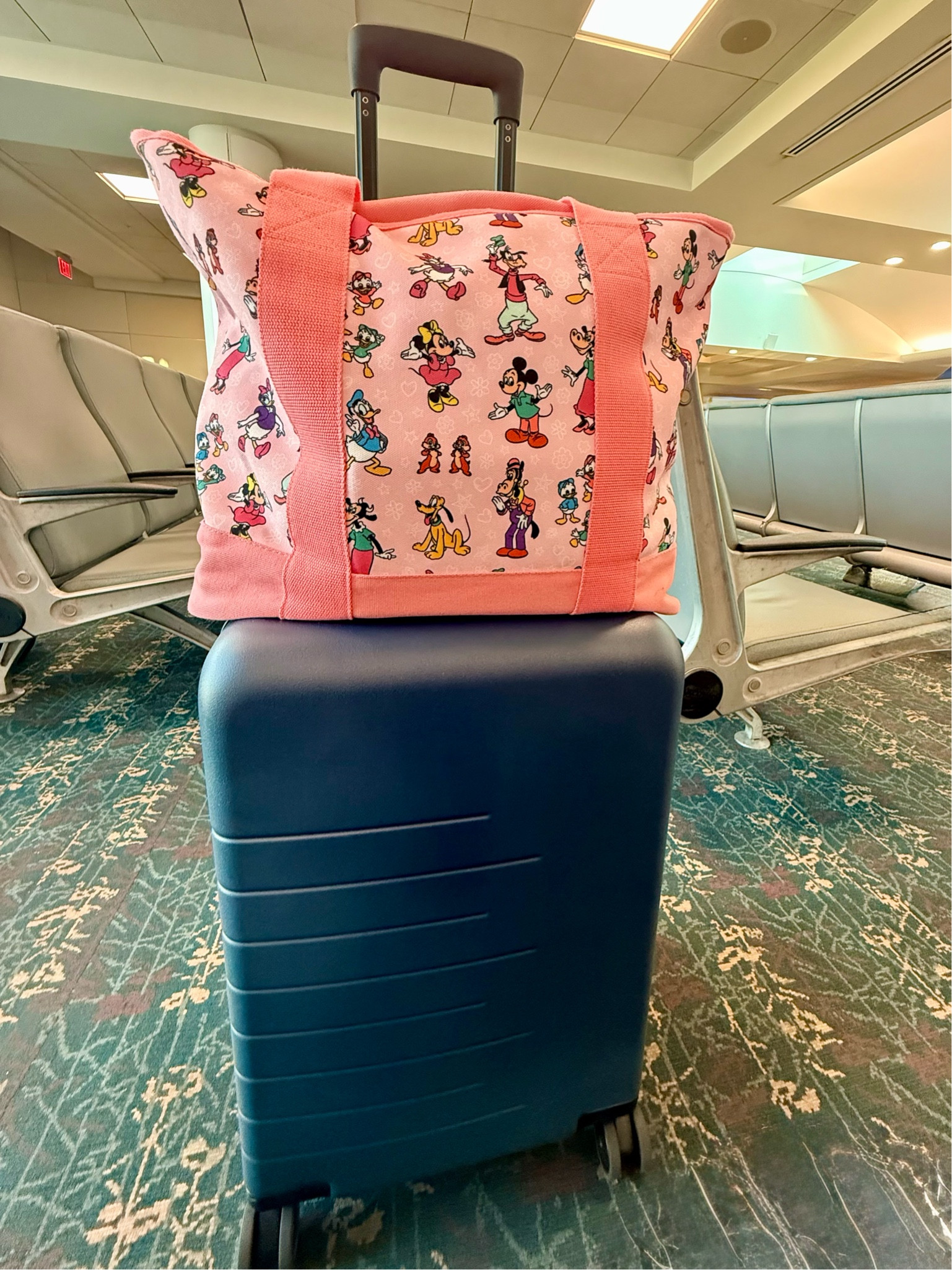 New favorite airport combo 🧳✨

#LTKItBag #LTKTravel #LTKMostLoved