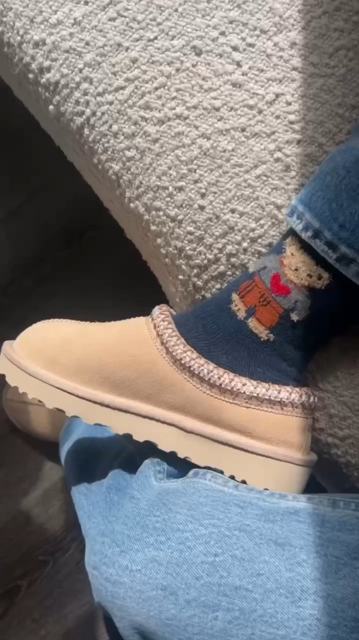 Adorable fall socks for any casual fall outfit!

Fall accessories, fall fashion, fall trends, bear socks, cozy socks, cozy fashion, Uggs, Birkenstock, fall fashion trends, amazon, amazon finds, amazon fashion, amazon fall fashion, trendy Uggs, casual fall style

#LTKVideo #LTKStyleTip #LTKSeasonal