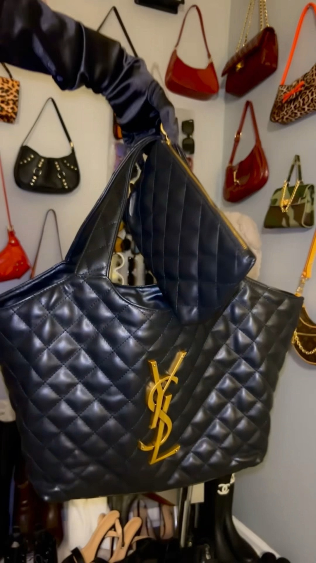 Link➡️ https://sale.dhgate.com/x4i4Bq95 • fits everything + still chic
#ltkbags #ltkworkwear #ltktravelstyle #ltkfinds #ltkluxuryvibes

#LTKU #LTKSaleAlert #LTKgrwm