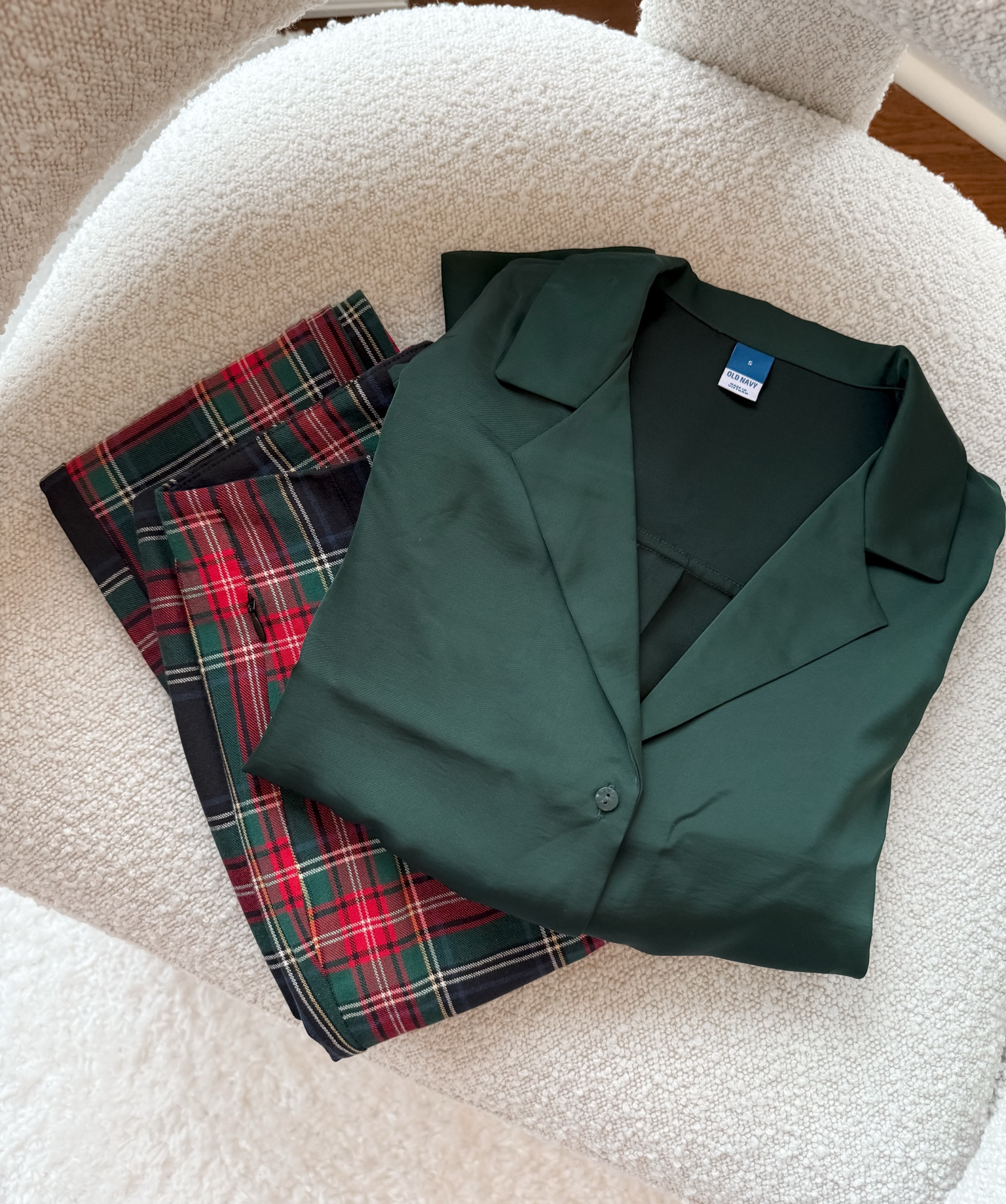 Monday workwear look 💼

Entire outfit is Old Navy

Plaid pants, plaid trousers, blazer, heels, blouse, button down, holiday workwear, All saints, workwear, sunglasses, earrings, Kylie lip balm, navy blazer, workwear, banana republic, j.crew, makeup, beauty, mango, revolve, Amazon, t shirt, Ana Luisa, paper clip earrings, Target, YSL, lipstick, merit, charlotte tilbury, clarins, lip oil, fresh, old navy, j.crew, workwear, tissot, watch, summer style, Bloomingdale’s, mango, watch, earrings, Amazon, Dillards, red top, revolve, Nordstrom, ilia, summer Fridays, GB, White House black market, Alex mill, blouse, button down, tote, straw bag, guess, mother, Bloomingdale’s, pac sun, Anthropologie, denim, jeans, blouse, mango, Dillards, Amazon, boohoo, French connection, shorts, Ann Taylor, princess polly, j.crew, crochet tote, sandals, claw clip, H&M, Memorial Day, America, patriotic, Fourth of July, flag, Francesca’s, mother, hat, guess, sunglasses, earrings, hoops, jewelry, accessories, red white and blue, white jeans, pants, sweater, flag sweater, Abbott Lyon, pink lily, earrings, Tory Burch, bergdorf Goodman, white pants, Francesca’s, mother, Anthropologie, Nordstrom, hoops, tank, top, dress, ring, outfit inspo, style, fashion, accessories, jewelry, under 200, under 100, under 50, sale, summer, beach, travel, vacation, fireworks, style tip, ootd, sweet Caroline collection #LTKunder100#LTKstyletip #LTKfindsunder100

#LTKWorkwear #LTKHoliday #LTKFindsUnder50