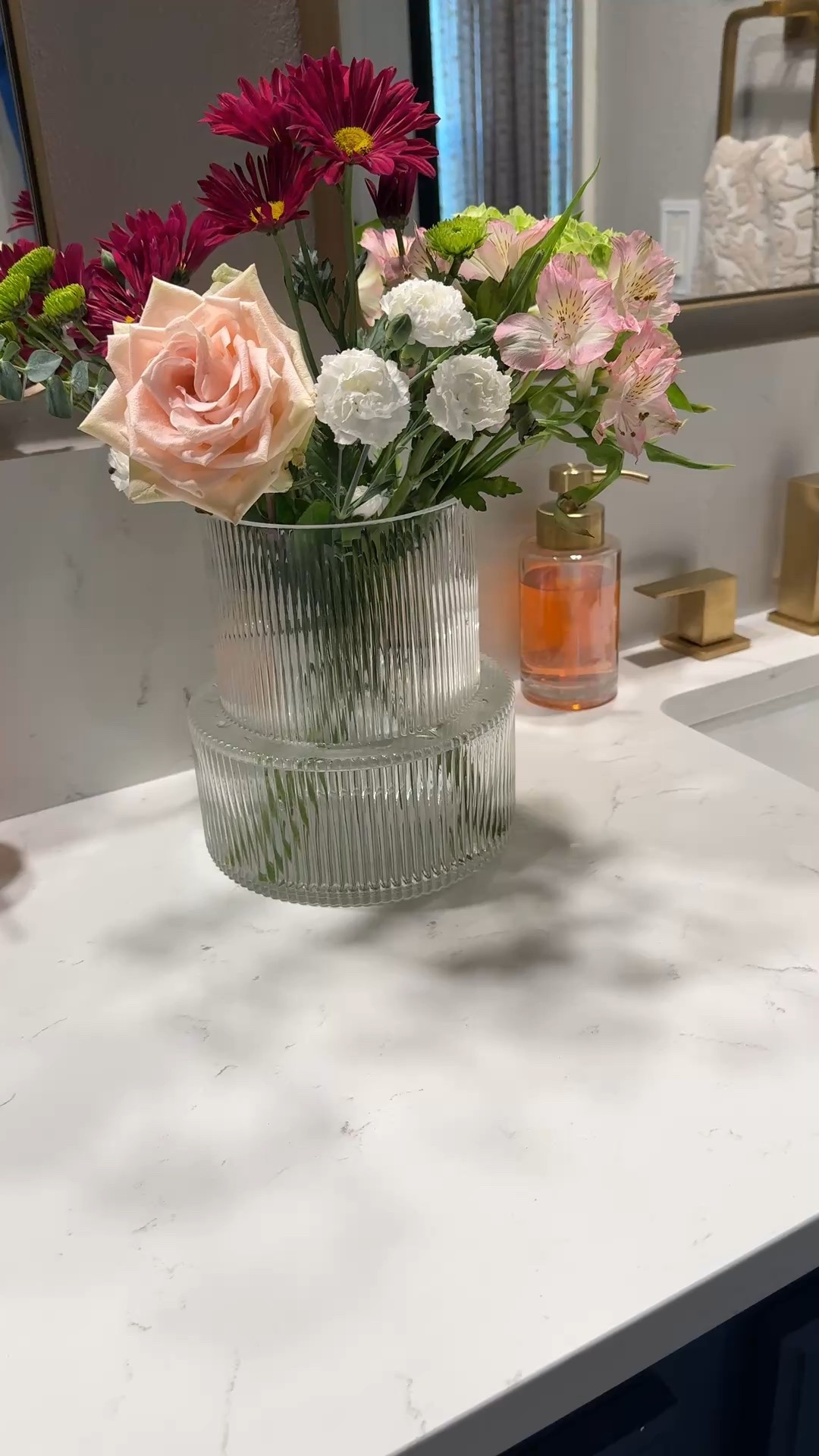 This is the most gorgeous vase!!!  

#LTKFindsUnder50 #LTKHome #LTKStyleTip