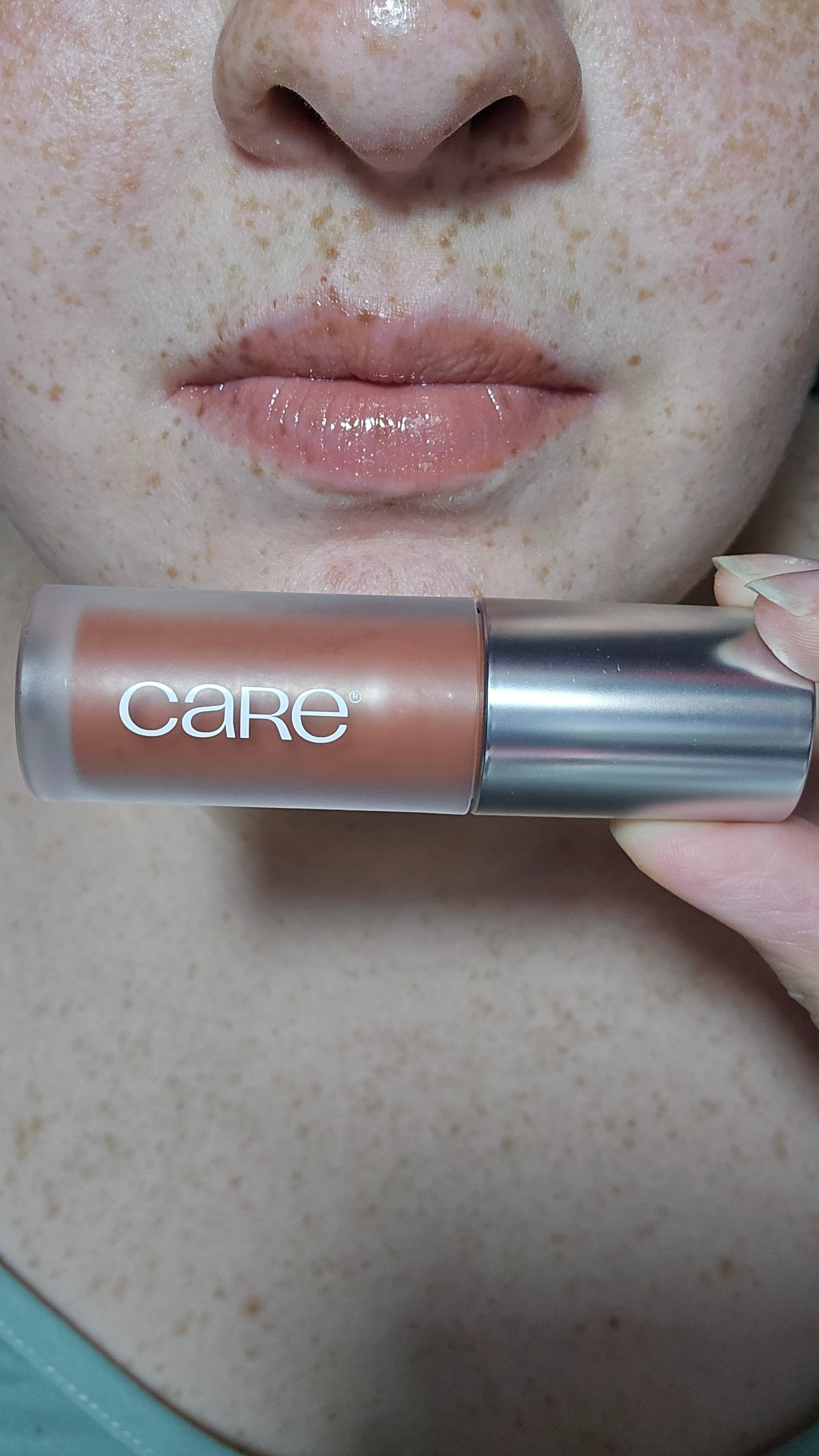 O lip oil da Care não sai da minha bolsa, além de uma cor linda ele deixa a boca super hidratada. 

#LTKbrasil #LTKbeleza