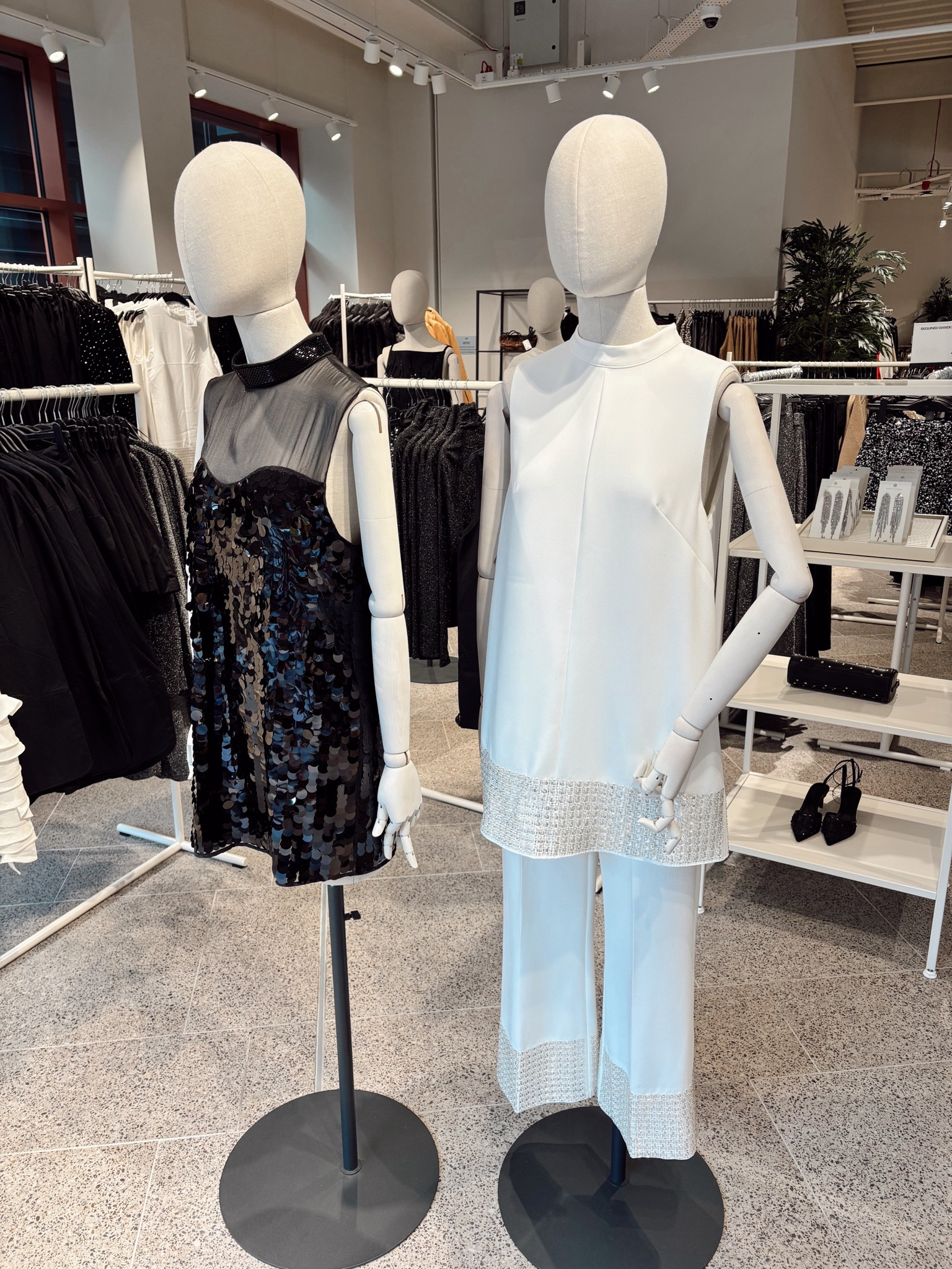 Party wear 🖤🤍

#LTKwinter #LTKpartywear #LTKuk