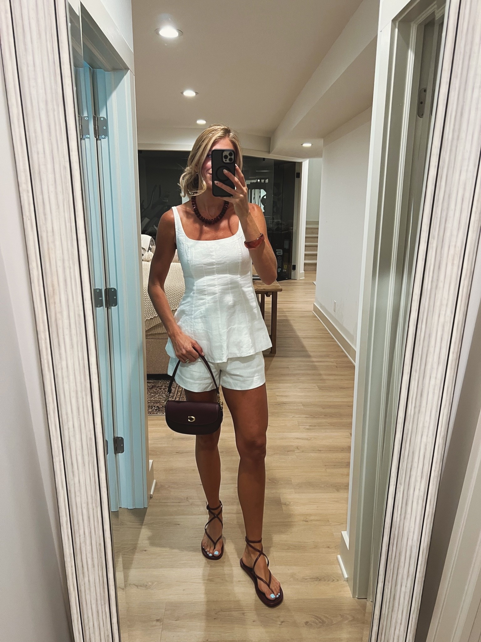 Love this linen set from Abercrombie. I’m wearing a size small on the top my shoe size and size 27 in the shorts also my shoe size.