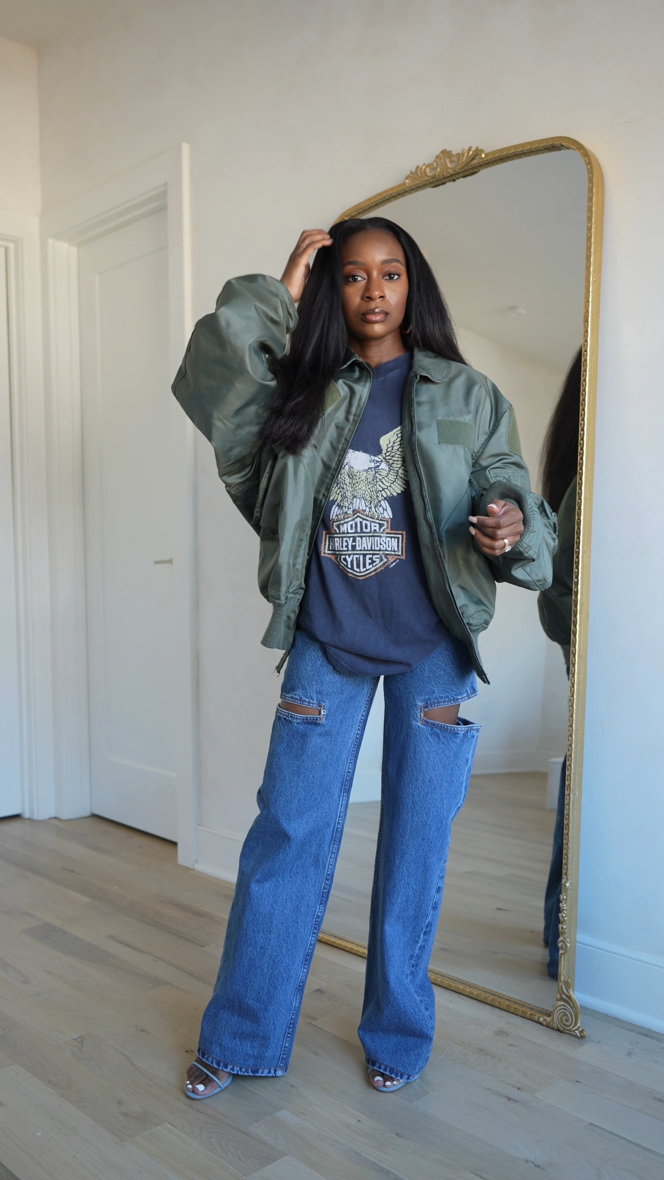 My favorite outfit formula: t-shirt, jeans and heels 👌🏾

#LTKbeauty #LTKstyletip #LTKSeasonal