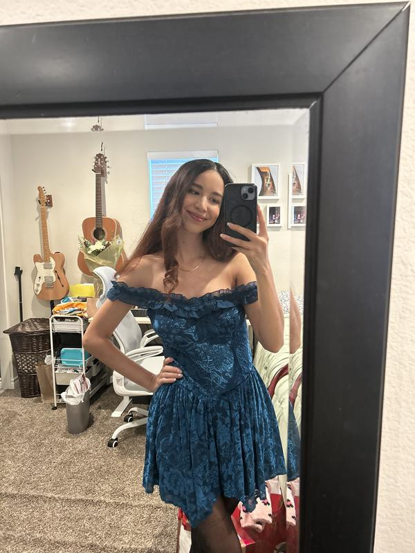 UO Rosie Velvet Romper | Urban Outfitters (US and RoW)