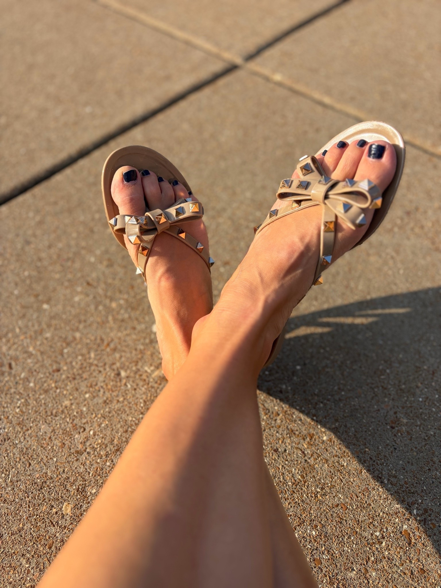 I wore these a ton over the summer, I really like the neutral color. 


#amazon #under20 #budgetfriendly #sandals #jellysandals #bowsandals 

#LTKOver40 #LTKU #LTKFindsUnder50
