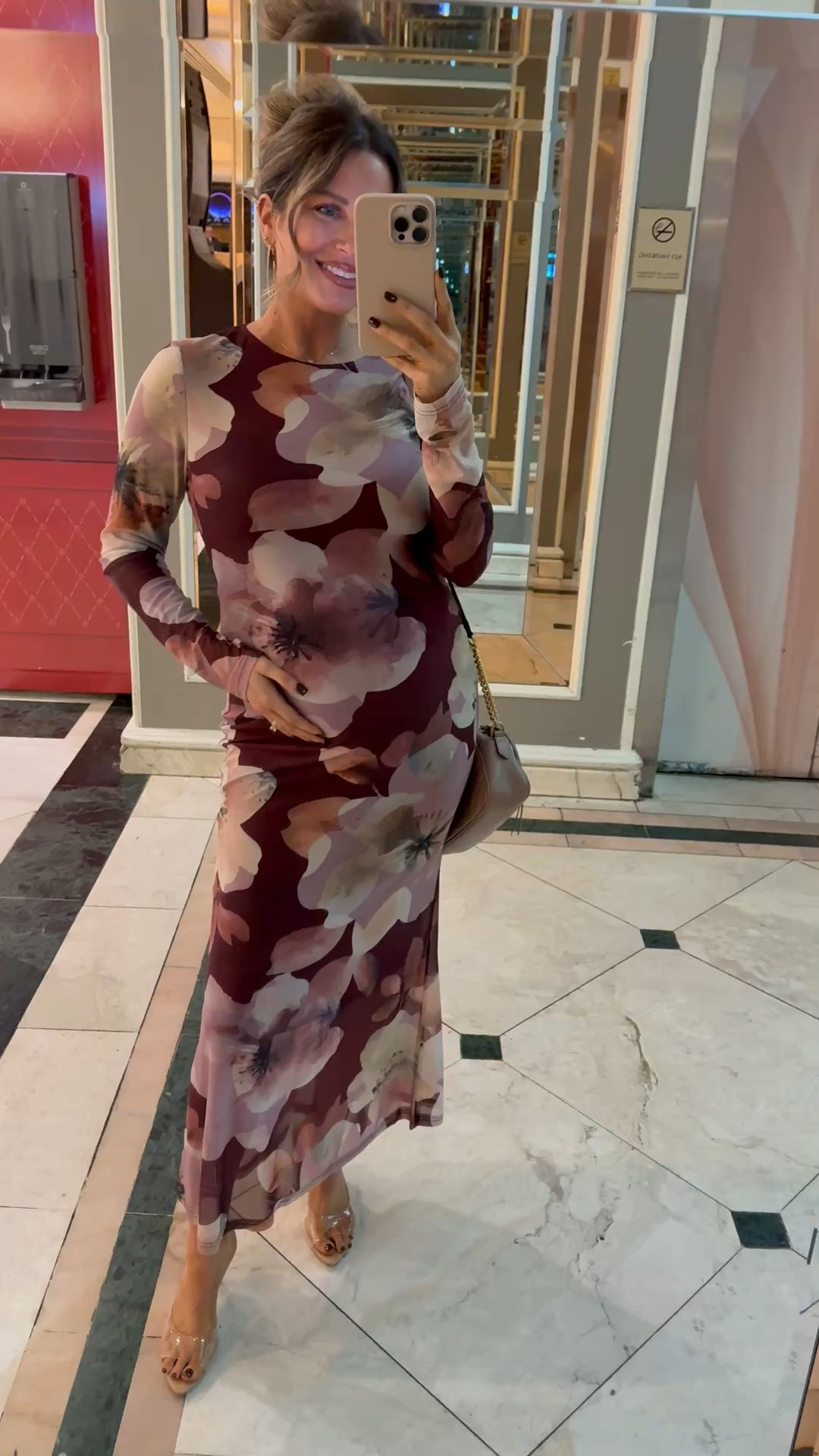 Fall floral mesh maxi dress from Amazon!

Size small 

#LTKFindsUnder50 #LTKOver40 #LTKBump