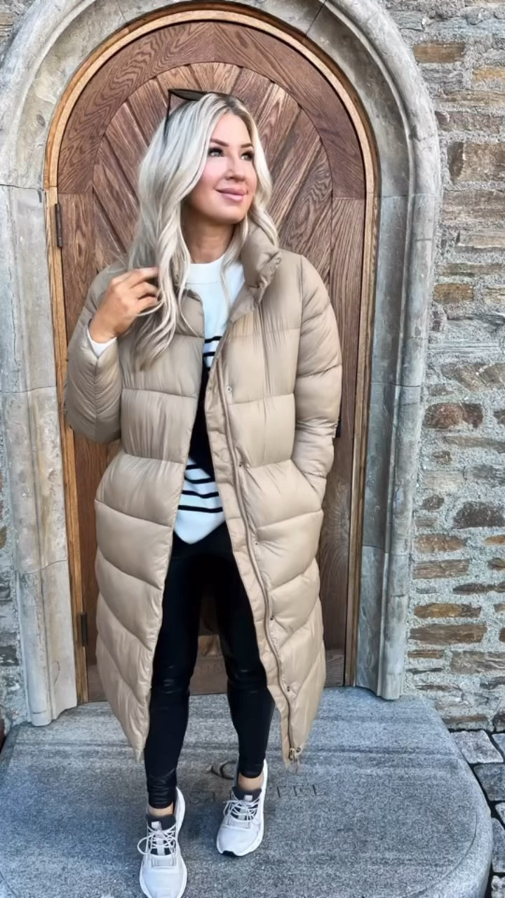 Amazon puffer that looks great with so many casual outfits. On sale for under $55 this week 
Fall outfit 
Winter coat 
Amazon Prime 

#LTKCyberWeek #LTKfindsunder100 #LTKSeasonal