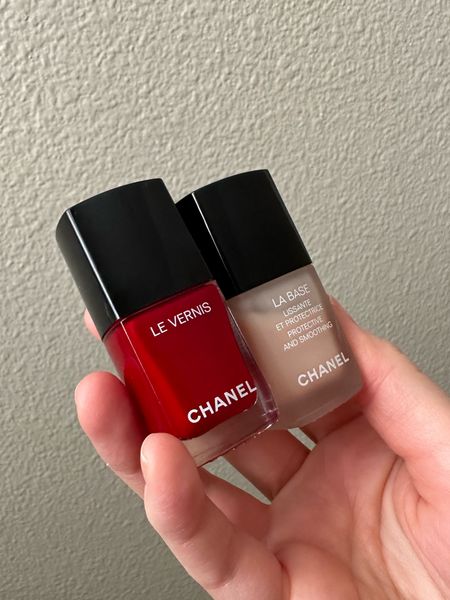Favorite fall nail combination. 

Chanel La Base Protective and Smoothing coat that corrects uneven nail tone. 

Chanel La Vernis high-shine nail color. 

#chanel #longlastingnailpolish #nails

#LTKbeauty #LTKSeasonal #LTKunder50