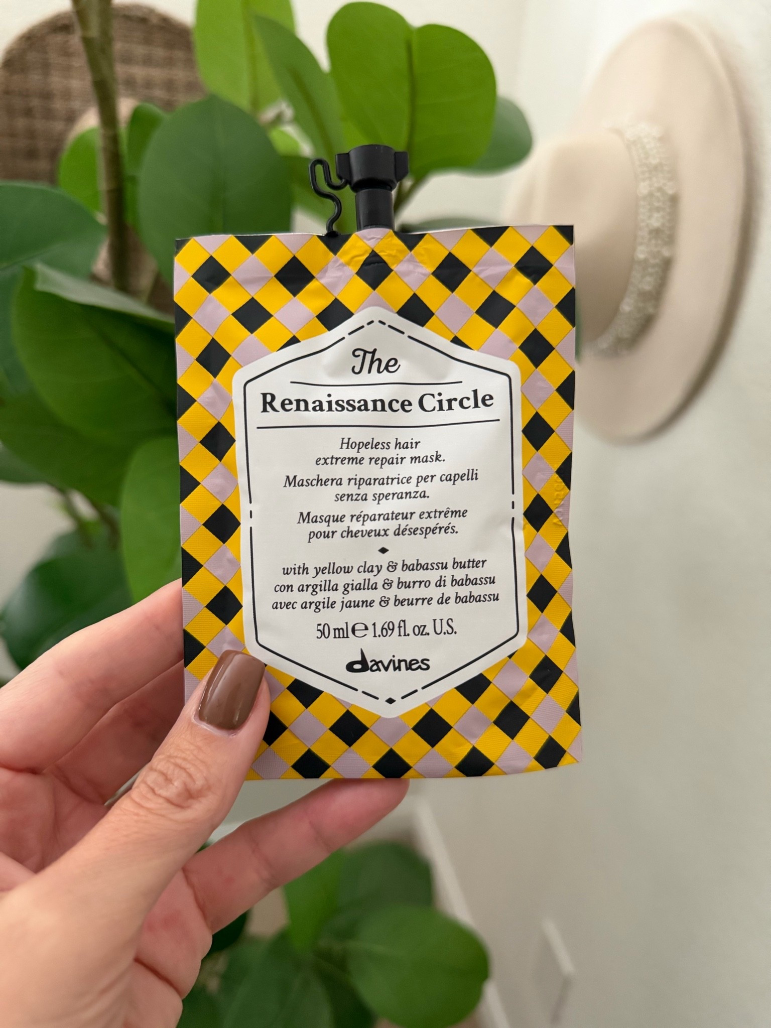 Favorite hair mask 🥰

#hair #hairmask #beauty #davines