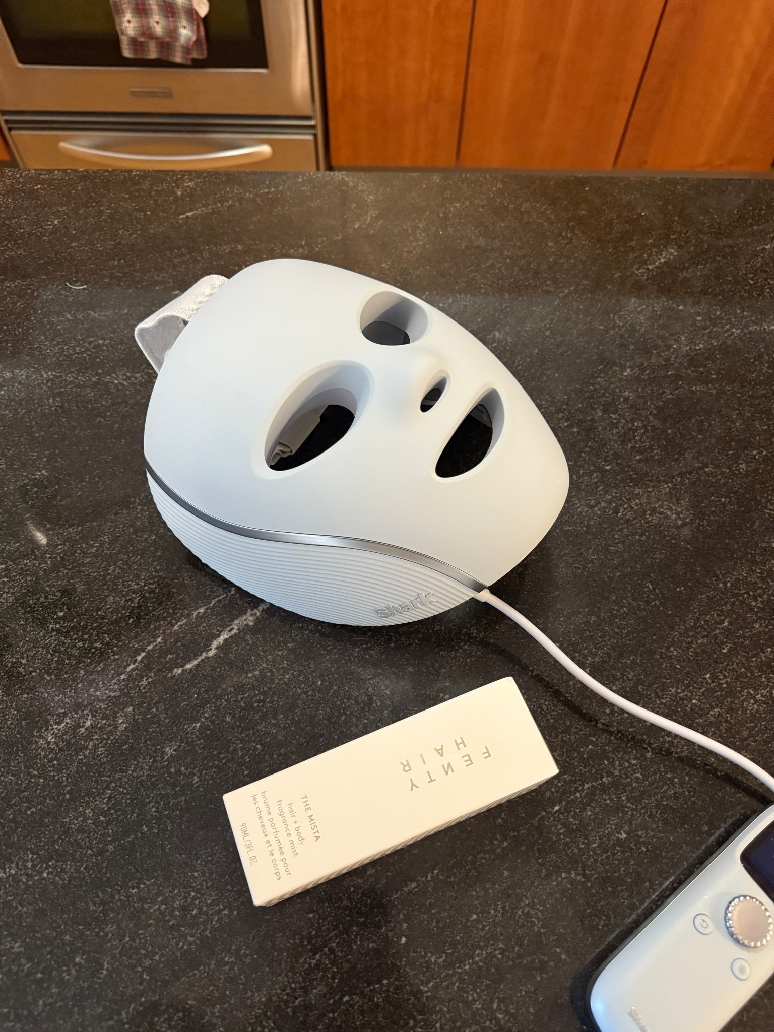 last minute holiday gifts that I would LOVEEEE (if I didn’t already have HAH) from @sephora !!! Make sure to check out Sephora's beauty insider program for incredible rewards and also try their buy online & pick up in store or my personal fav. SAME DAY DELIVERY
#sephorahaul
#sephorapartner