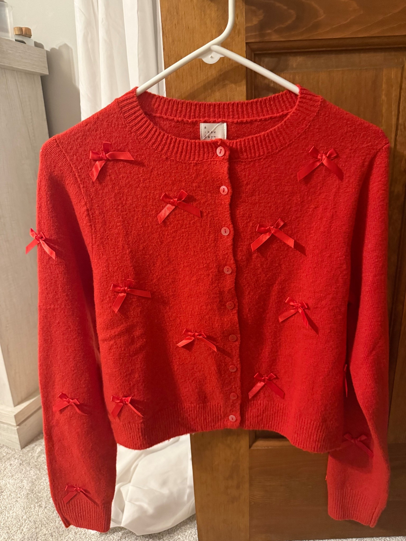 Cute bow sweater top perfect for the holidays! Currently on sale for 40% off!!

#LTKHoliday #LTKSaleAlert #LTKGiftGuide