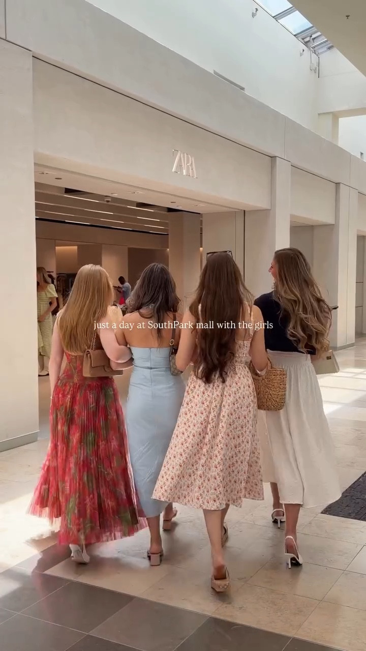 Just a girls day out in Charlotte, NC 🛍️✨ brunch at the @tbahama Marlin Bar, shopping at @southparkmallnc, and some content moments in between 🤍 

#clt #zara #aritzia #anthropologie #springdresses