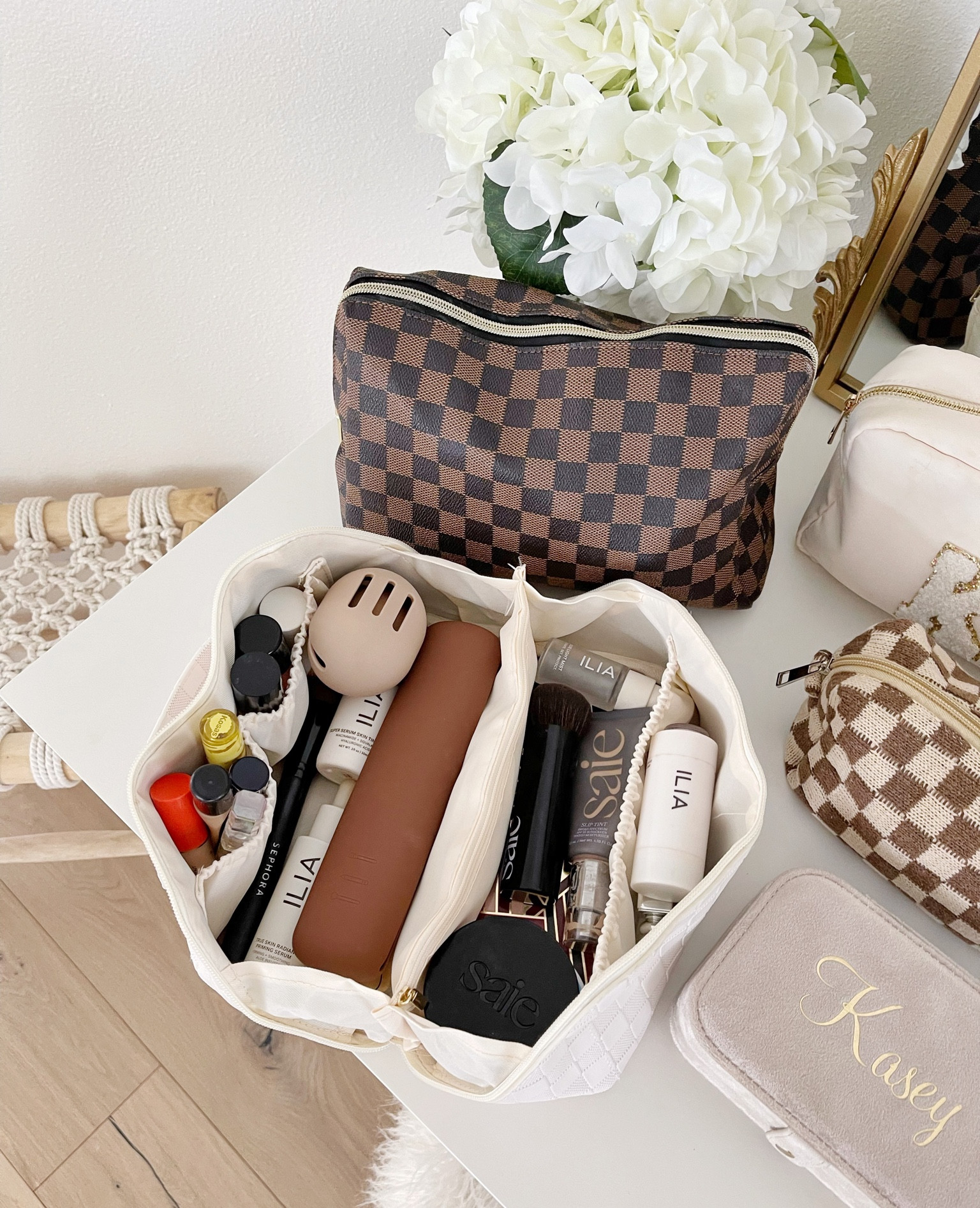 B E A U T Y \ my favorite beauty travel items!

Amazon 
Vanity
Makeup
Skincare 

#LTKbeauty #LTKtravel #LTKunder50