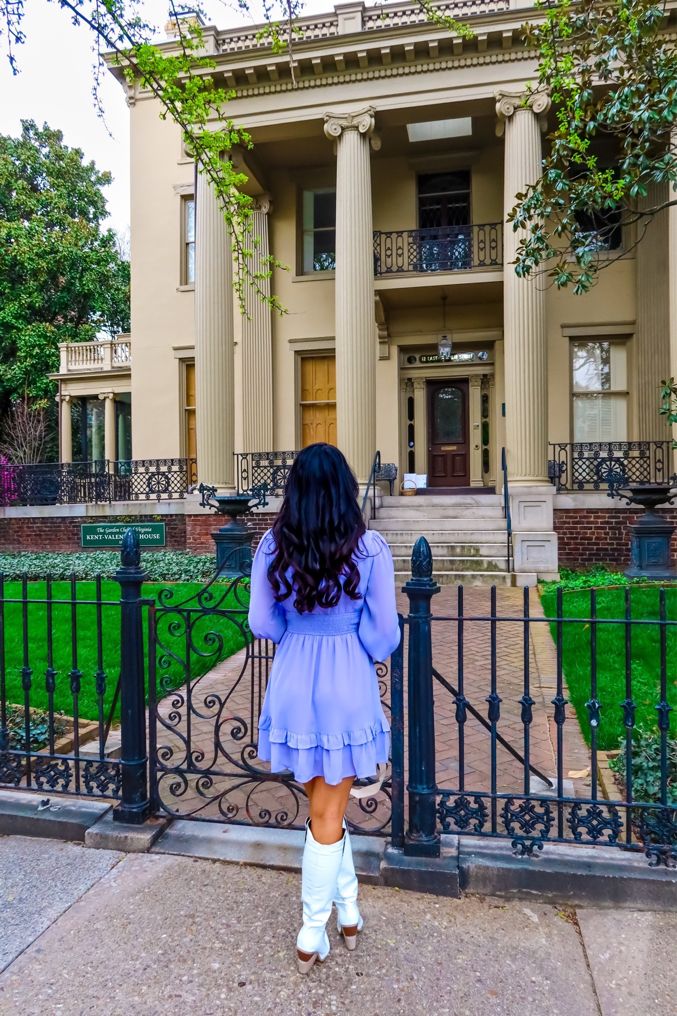 Under $30 amazon tie front long sleeve mini dress (small, 5+ colors), under $50 amazon white western boots (tts), under $15 amazon pearl earrings and under $30 amazon saddlebag purse — a perfect spring or summer event dress! #founditonamazon  



#LTKSaleAlert #LTKFindsUnder50 #LTKShoeCrush