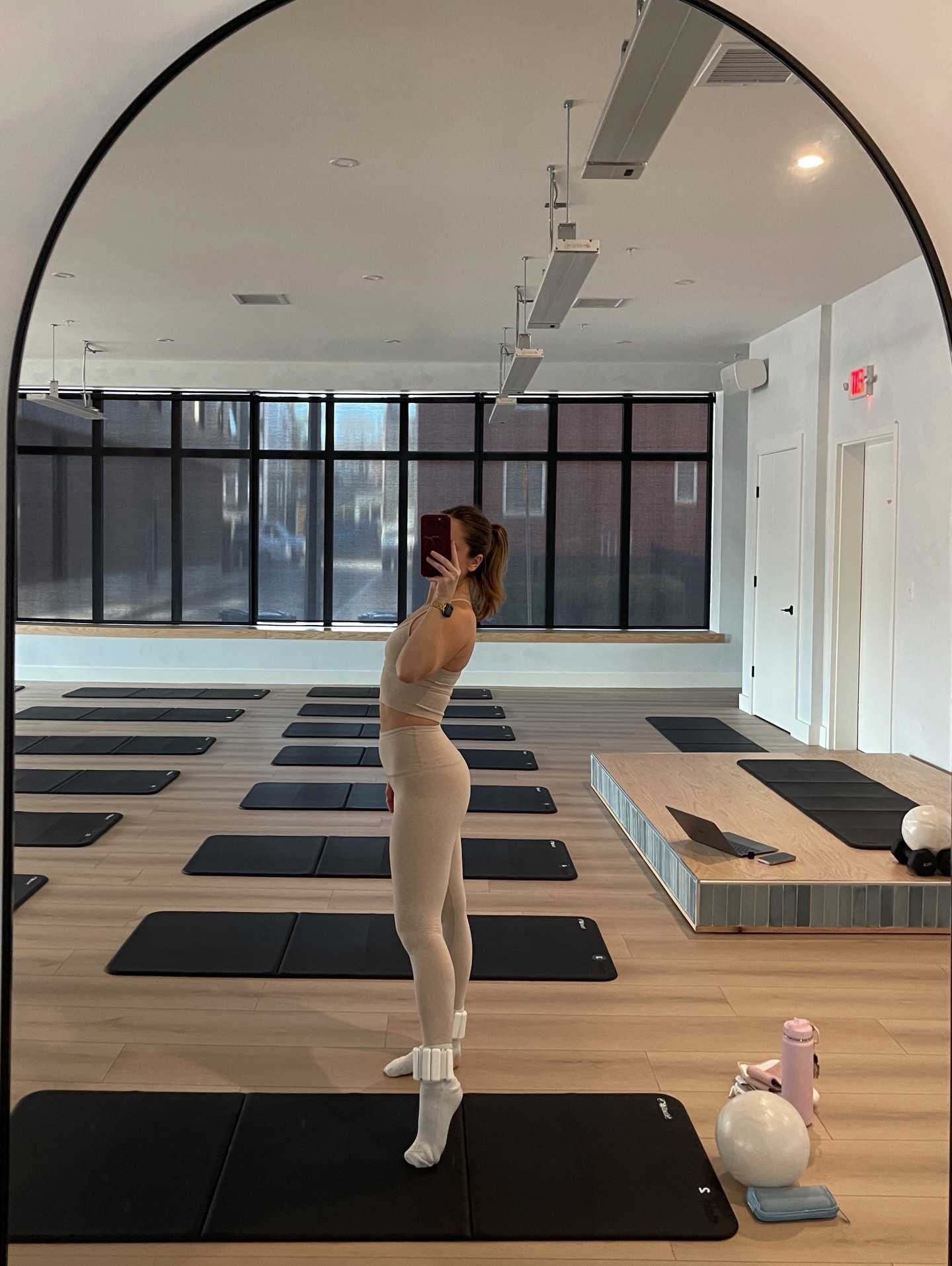 Beyond Yoga space dye set: tank and leggings. Favorite sets ever, i own atleast 10. Wear xs in top and bottom for a perfect fit. For comparison, i’m a 2 in lulu aligns and xs in vuori. So comfy and flattering. Great for heated sculpt