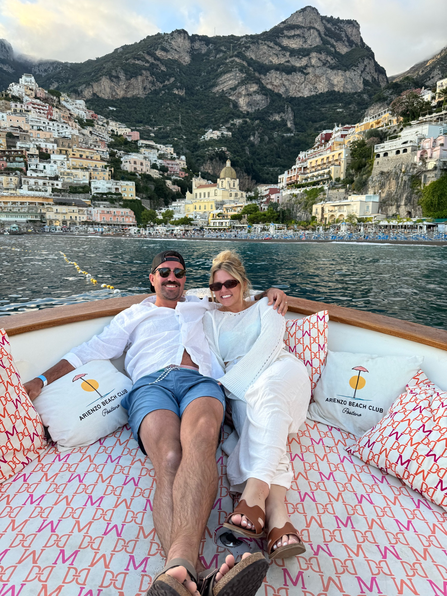 Positano beach day 🌊

beach day, Italy, positano, honeymoon, beach fit, honeymoon outfits, Italy outfits 