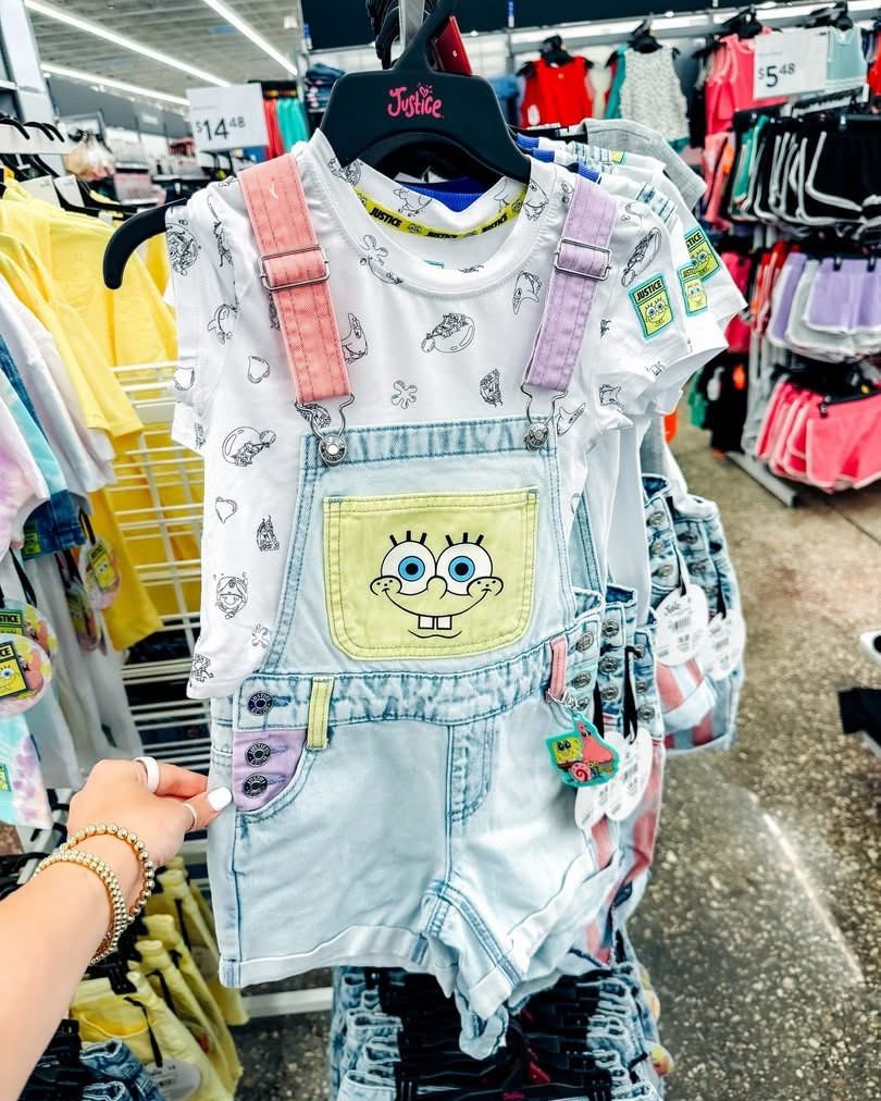 The SpongeBob SquarePants X Justice collection at Walmart is TOO cute right now 😍💛 the overalls are adorable and the denim shorts are beyond amazing… I’m obsessed

#spongebob #justicebrand #walmartfinds #littlegirlstyle #kidsfashion #momfinds #walmarthaul #cuteoutfits #kidsclothes #summerstyle #minioutfits #fashionfinds #momlife #kidsfashioninspo