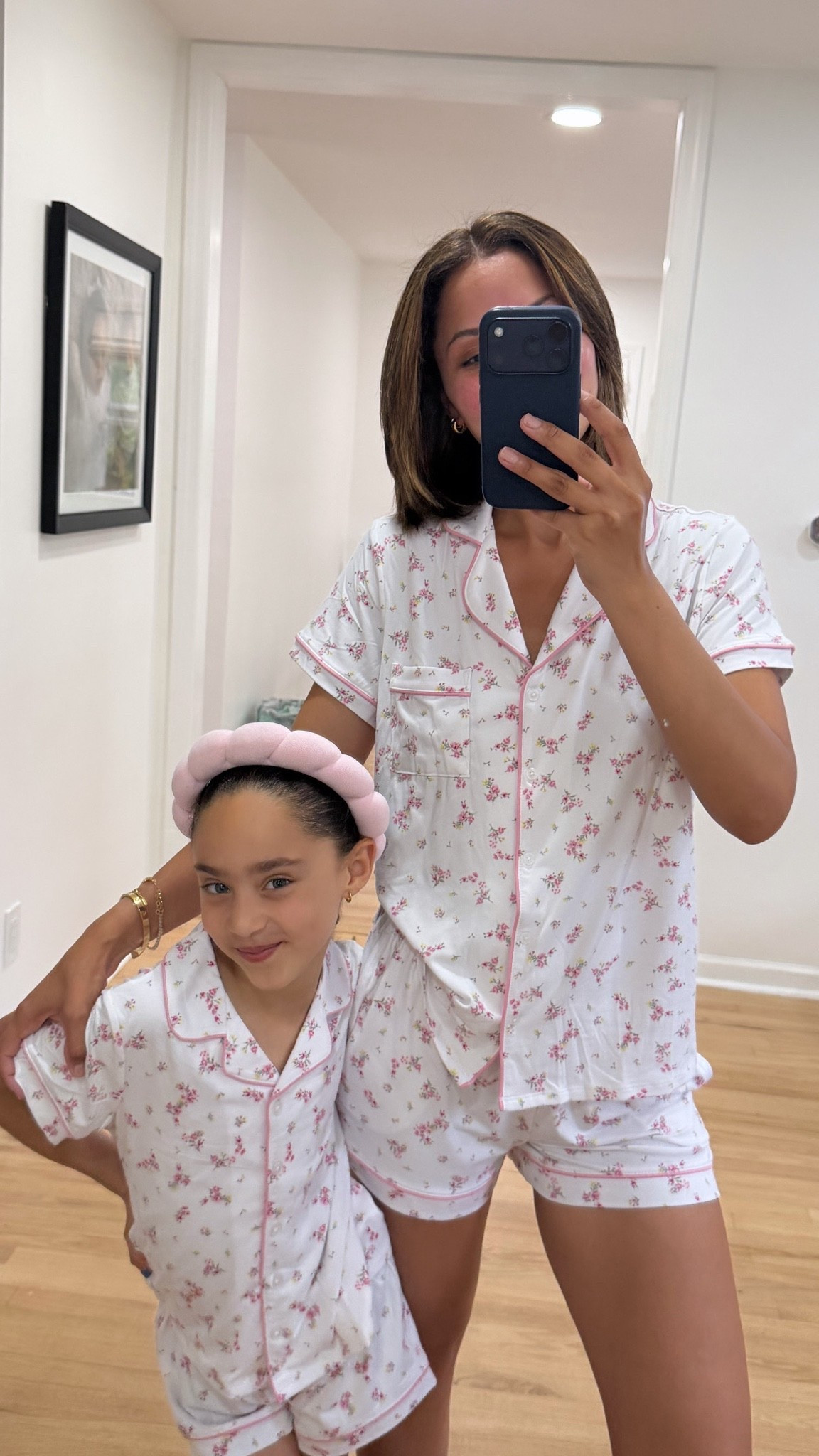 Matching mommy and daughter pajamas 🩷
