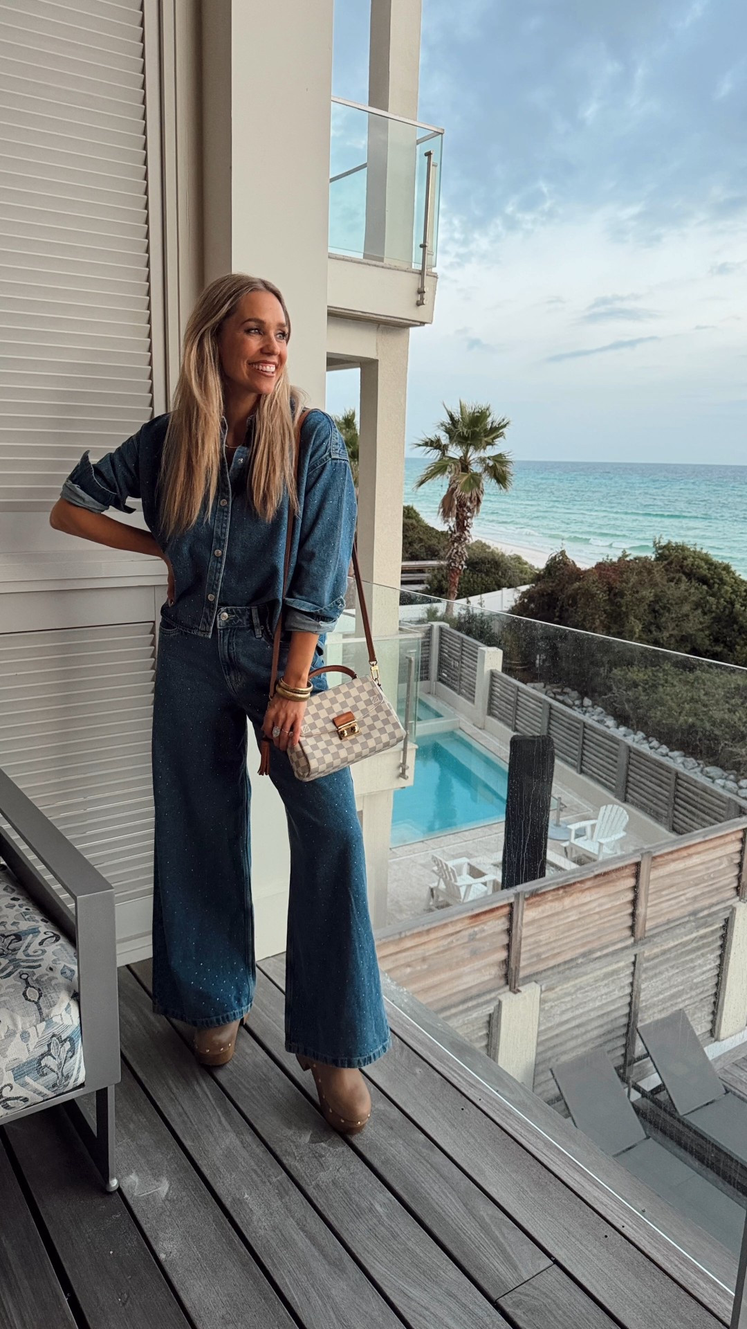 I got SO many compliments on this set! Everyone was shocked when I told them it was from Walmart. I even had girls that night buying it! 🤍✨

TOP: XS (went down 1)
Jeans: 4 / my tts

5’5” / 120lbs 