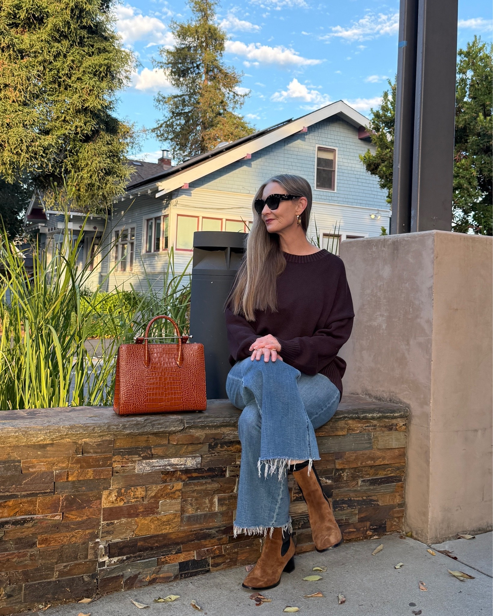 Fall outfit! Casual fall look, suede boots, plum sweater, croc bag … Retired life, 60+, styleover50 #falltrends