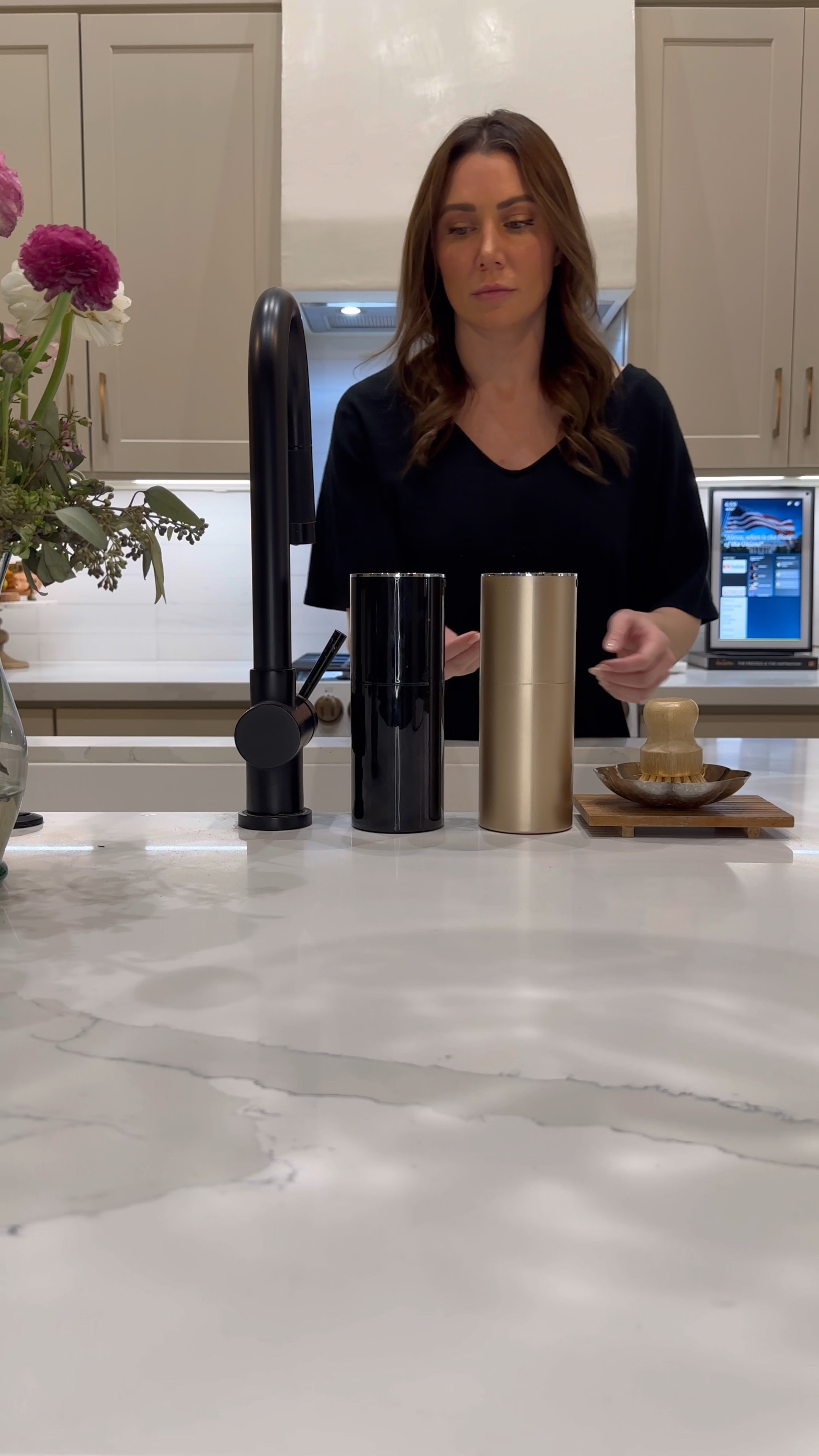 Kitchen Soap Assistant 🧽
Less Touching 🤲 Less Bacteria

I love the ease of washing dishes without touching the soap bottle! I just wave my bristle brush across and it gives a good squirt.

#kitchensoap #kitchenorganization #kitchencleaner

#LTKhome