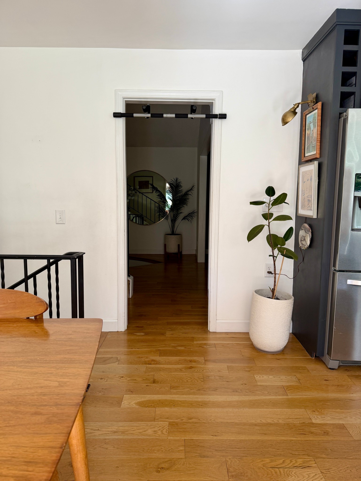 For whoever needs a pull up bar in their eat-in kitchen, too. 🤣😉