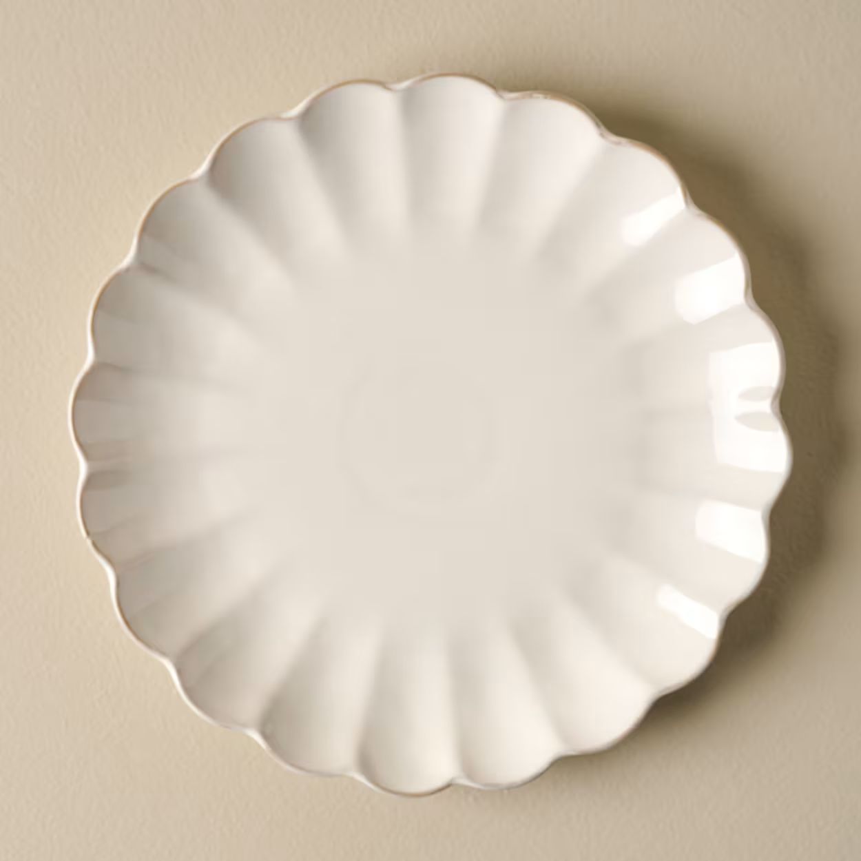 Cream Scalloped Plate | Magnolia