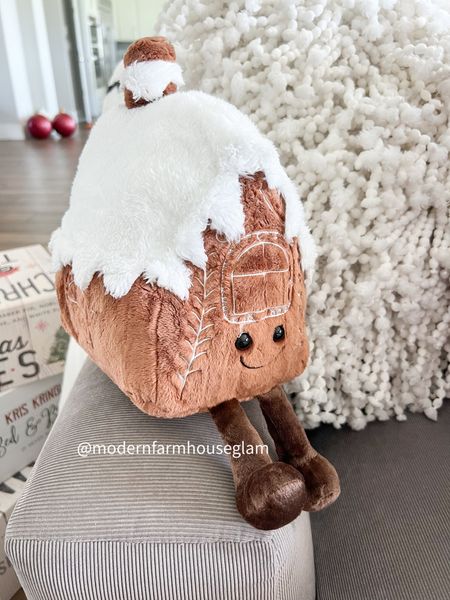 The cutest gingerbread house pillow at Modern Farmhouse Glam 

#LTKhome #LTKHoliday #LTKHolidaySale