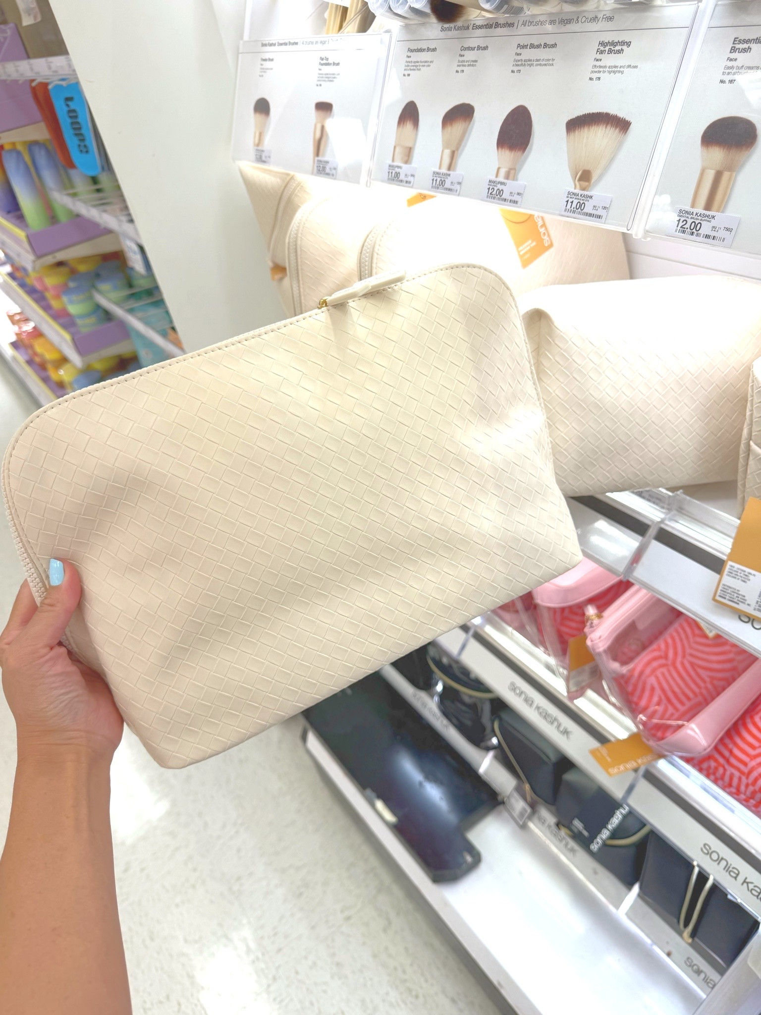 Target Beauty Organization Sonia Kashuk Large Zipper Pouch Bag @Target #target #targetstype #soniakashuk #makeuporganization #makeupbag #newatarget #beautybag

#LTKBeauty #LTKTravel #LTKmomlife