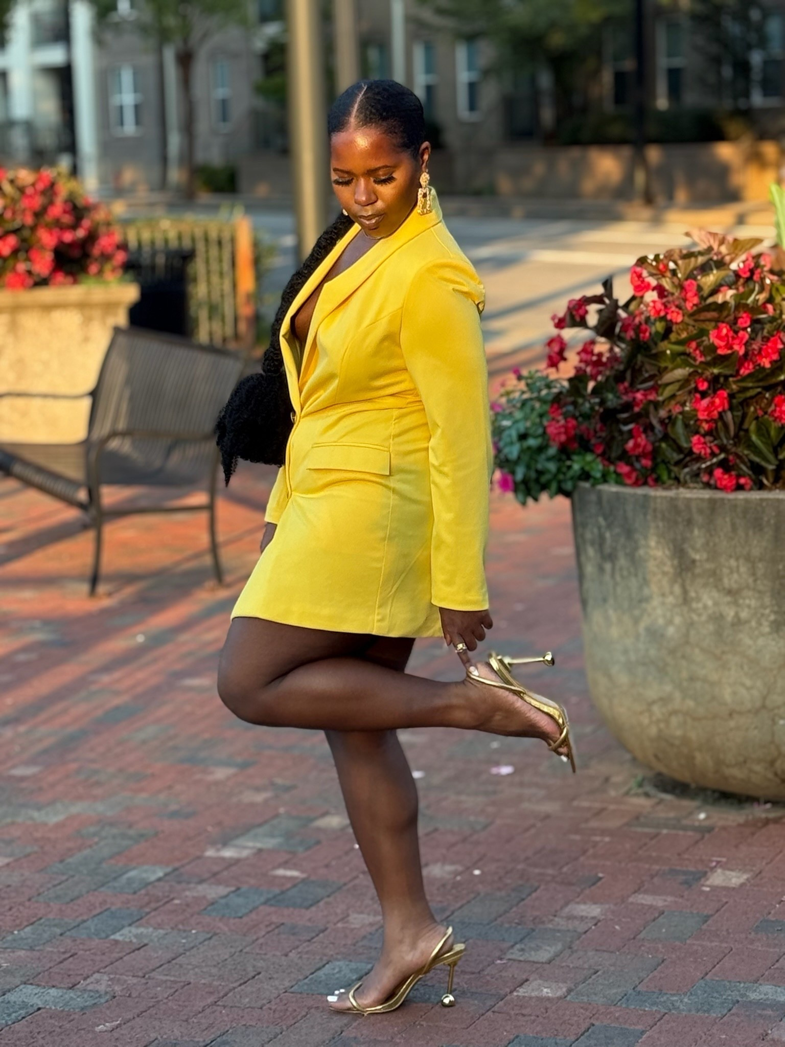 This outfit is pure sunshine in the best way! The structure of the blazer dress paired with the elegance of the gold heels is perfection. And this hairstyle?! It adds such a unique, sophisticated touch, and the golden hour lighting just ties everything together beautifully. ✨

#LTKHoliday #LTKSeasonal #LTKootd
