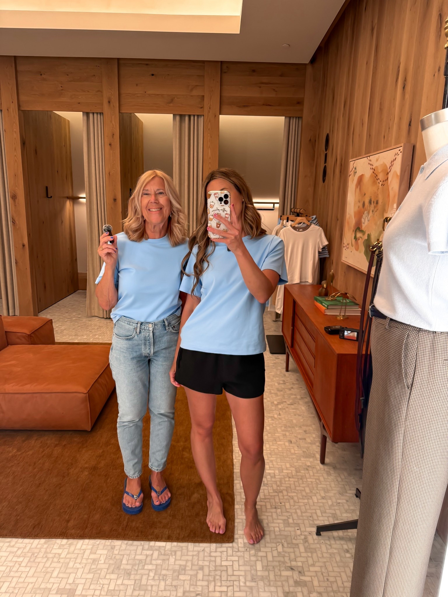 @Aritzia haul with mom
Tee me medium mom xs
Shorts small 