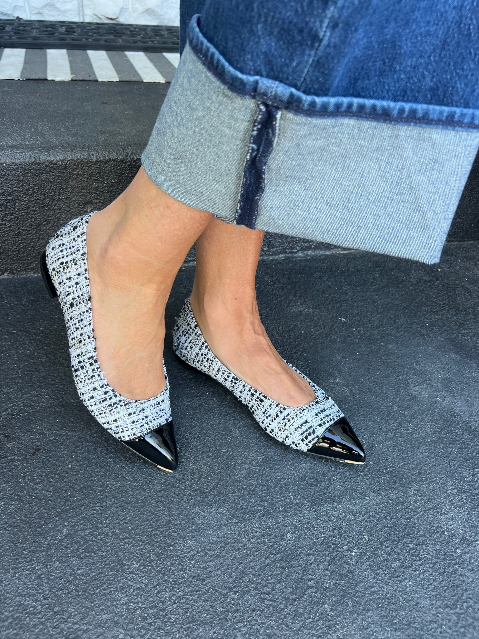 🚨Promo codes
Ally Shoes

Trending 
Pointed toe, tweed cap your flats

The ultimate comfort, shoes made  just for your feet! Yes please
🚨Ally shoes  discount 
DARCY40  $40 off first pair of heels & DARCY10 for 10% off first pair of flats or boots.

-Wide leg jeans I just cuffed them - to create large cuffs- Spanx front patch pocket 🤍

🚨SAVE 10% off all Spanx with my CODE: DEARDARCYXSPANX

#LTKWorkwear #LTKShoeCrush #LTKBacktoSchool