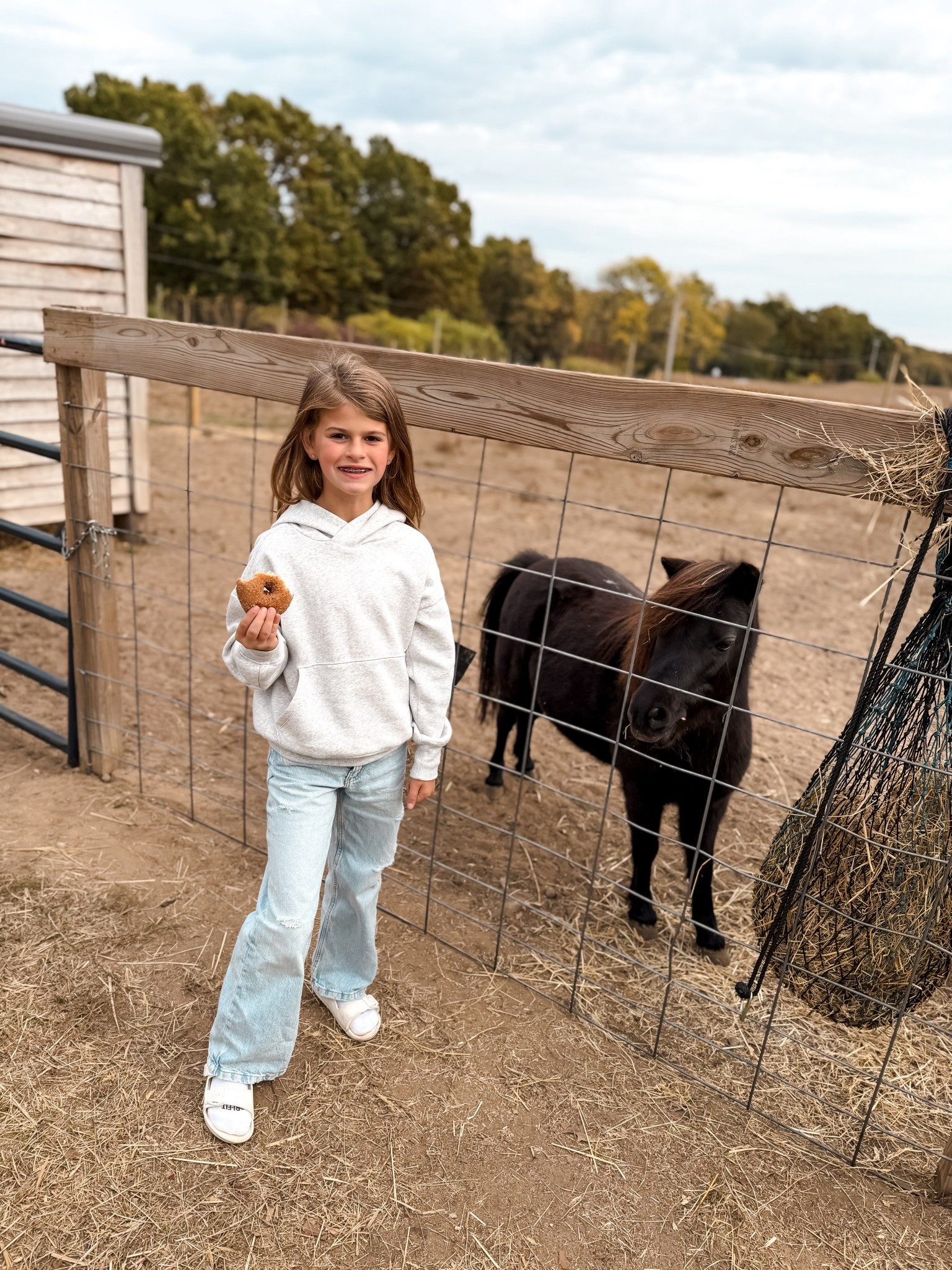 Grey target hoodie for girls
Cute oversized hoodies for girls to wear to school this fall in winter