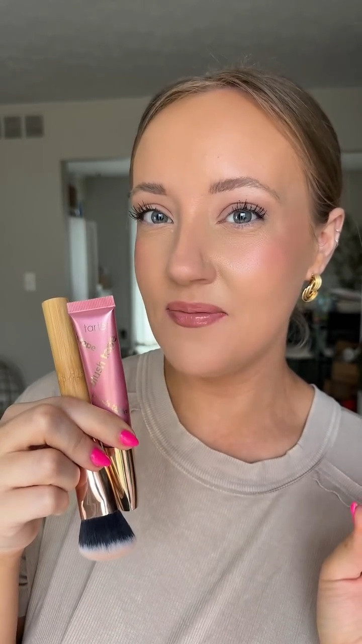 wearing the shade Rose cosmetics #tartecosmetics #creamblush #tartebundle #blushwand #blush