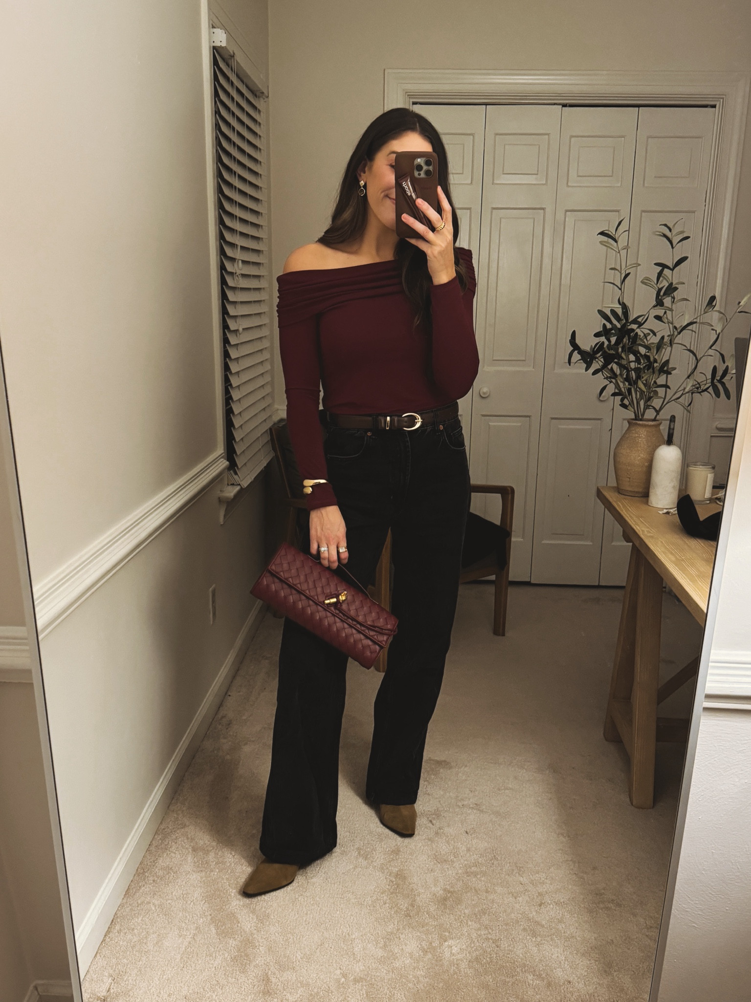 burgundy / black / brown for out to dinner. jeans and booties are zara but linked similar. 🤎 otherwise, quite happy with these last minute amazon finds. 