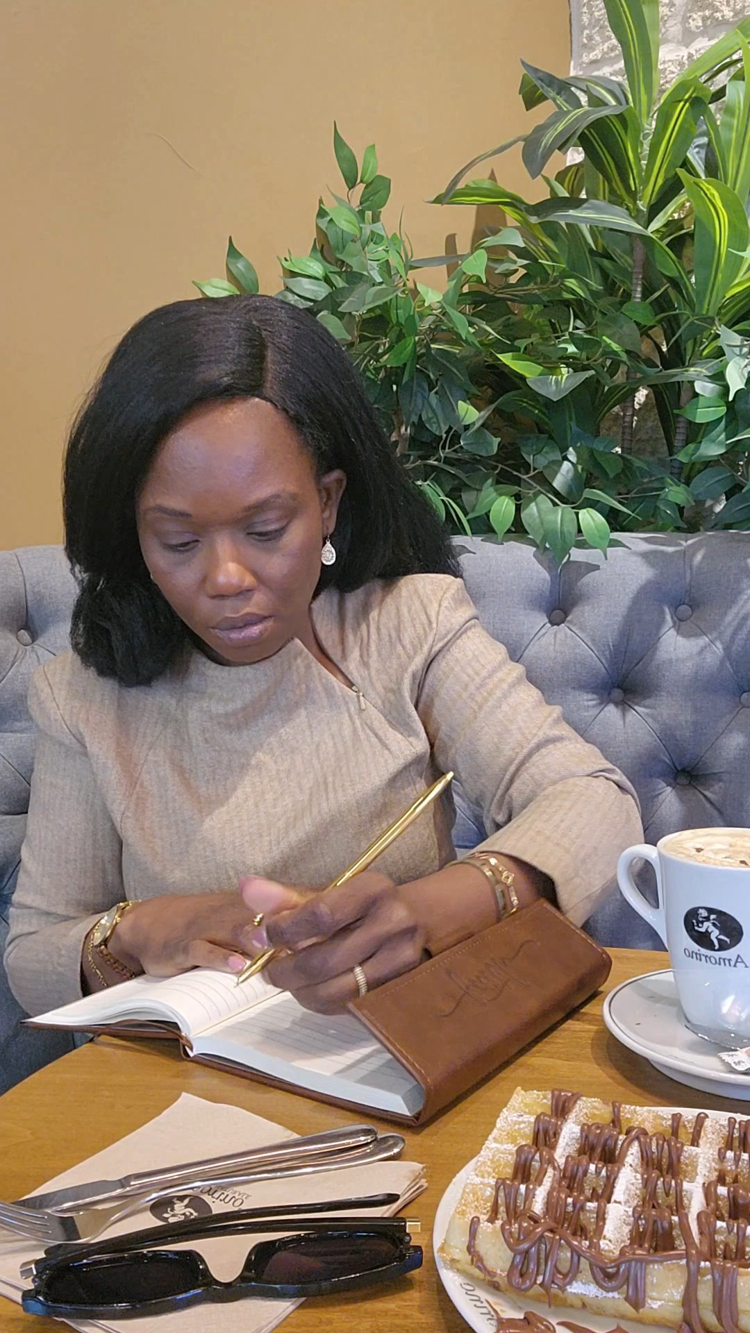 Starting the year in reflection! Solo date to journal, reflect and prepare for 2026

#LTKFindsUnder50 #LTKdayinmylife