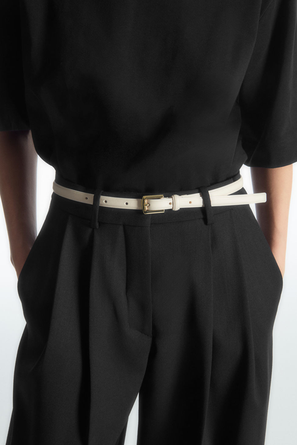 SKINNY LEATHER BELT | COS (US)