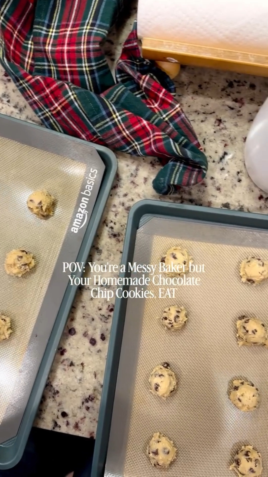 Secret ingredient chocolate chip cookies for the win! Lemme know if you want the recipe!
-
#homemadechocolatechipcookies #blackhomebloggers #neighborgift