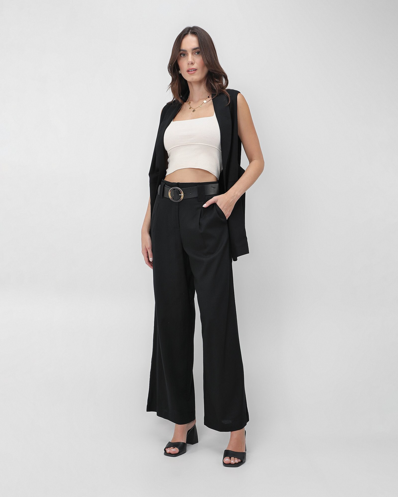 Calça feminina alfaiataria reta com cinto preta | AK by Riachuelo | Riachuelo (BR)