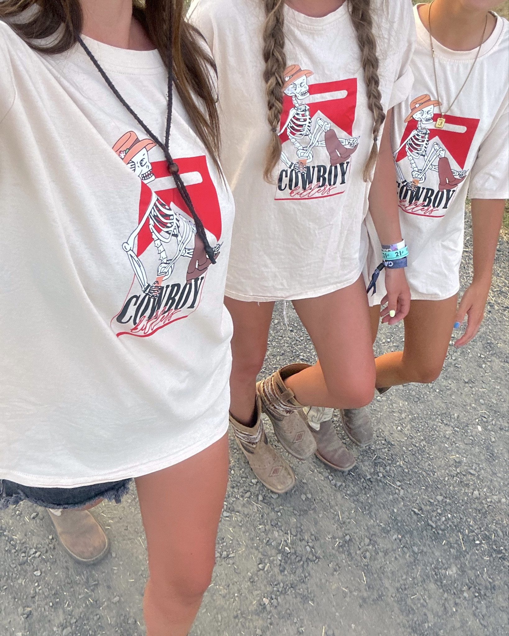 the perfect tee to match with your gals for a country concert!! so fun

#LTKfindsunder50 #LTKparties #LTKFestival