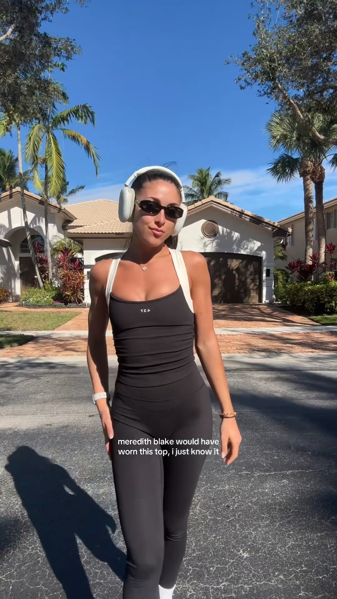 obsessed with this top

wearing xs in top and leggings 

#LTKActive #LTKootd #LTKFindsUnder100