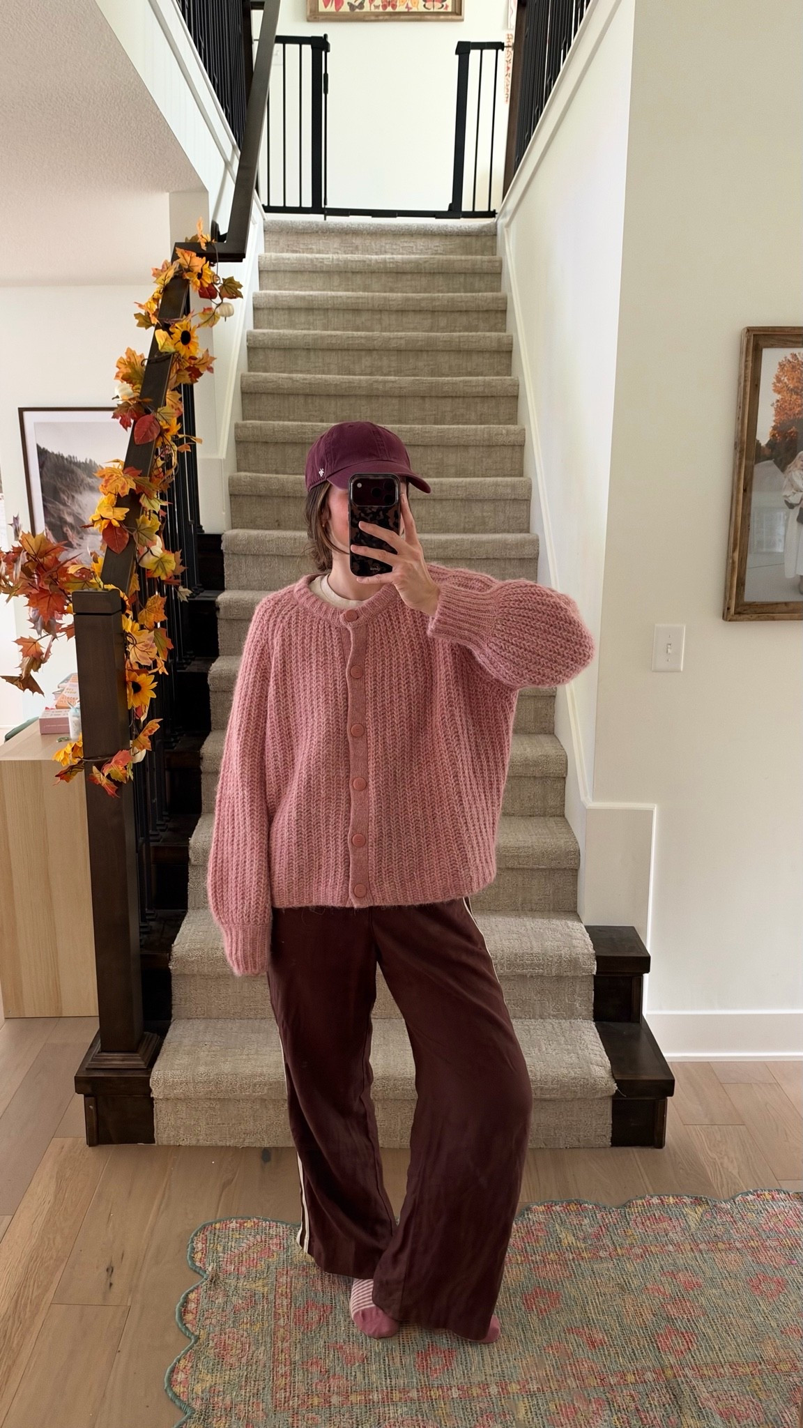 wearing a medium in sweater and small in track pants 

Fall outfit
