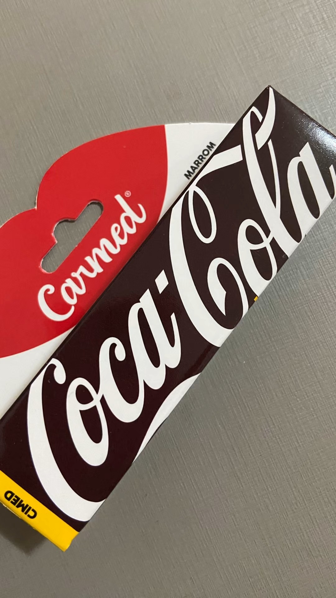 A combinação perfeita: hidratação, brilho e o sabor mais clássico do mundo 🥤💋 #CarmedXCocaCola



#LTKbeleza #LTKbrasil
