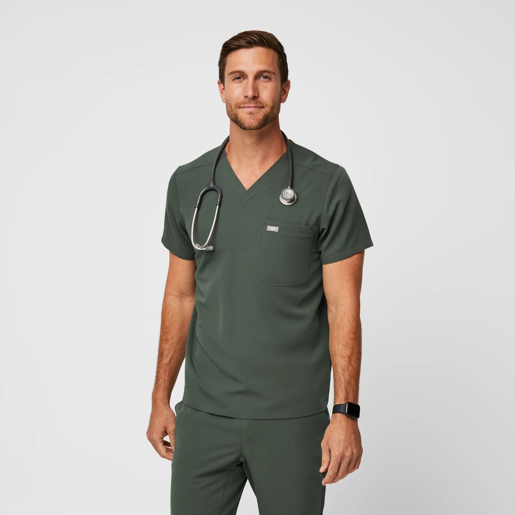 Men's Leon™ Three-Pocket Scrub Top - Moss · FIGS | FIGS